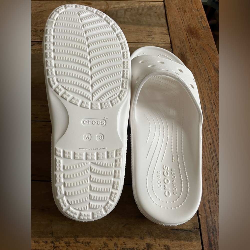 New Mens Crocks size 13